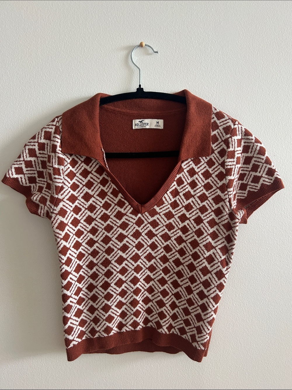 Hollister Rust and White Geometric Knit Polo Top